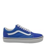 A pair of Vans Old Skool youth sneakers in blue, featuring the iconic side stripe and lace-up closure.